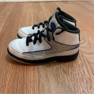 Toddler Jordan II Retro 2 White/Black/Wolf Grey 395720-153 Size 9.5C